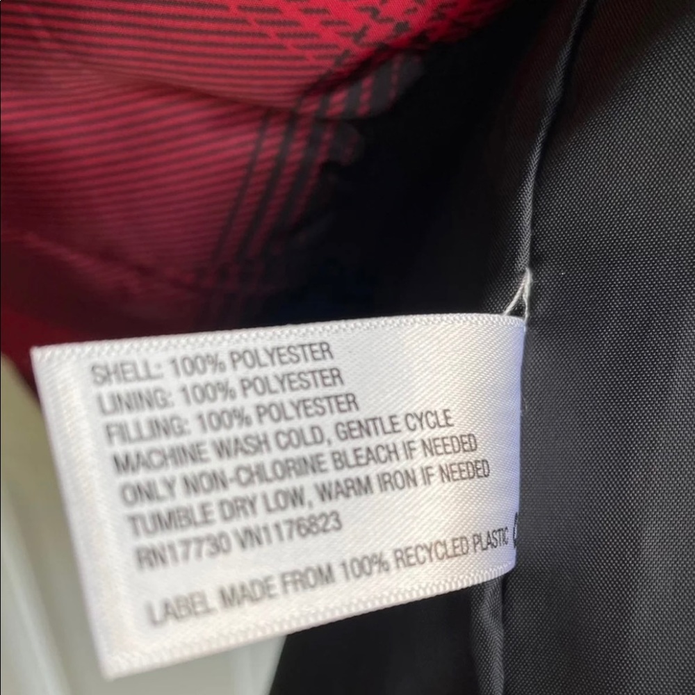 GUC Universal Thread Red Plaid Puffer Jacket - Picture 4 of 5